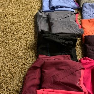 Carhartt scrubs and bottoms set.